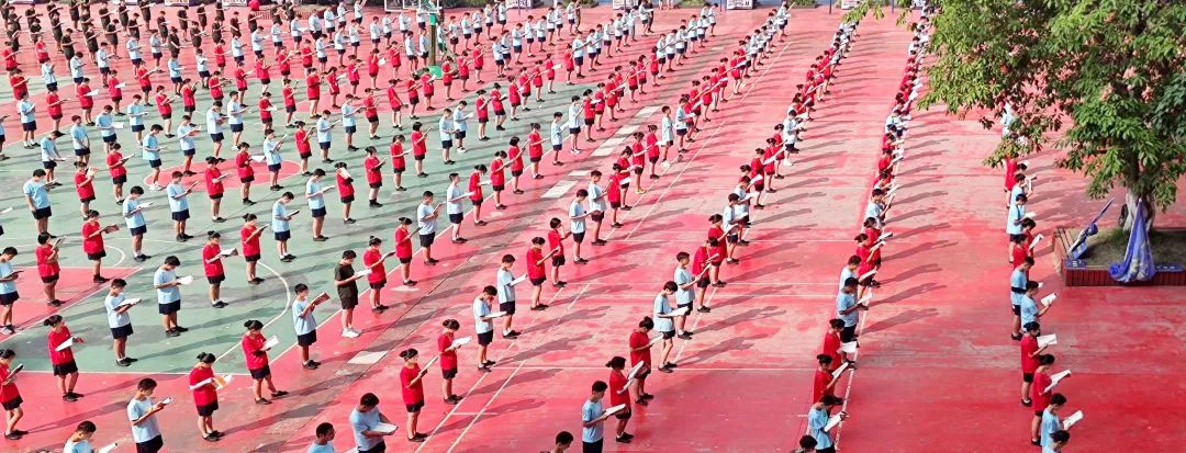 ​感恩成长，扬帆起航——成都华商理工职业学校举行2022级新生入学教育生日感恩会