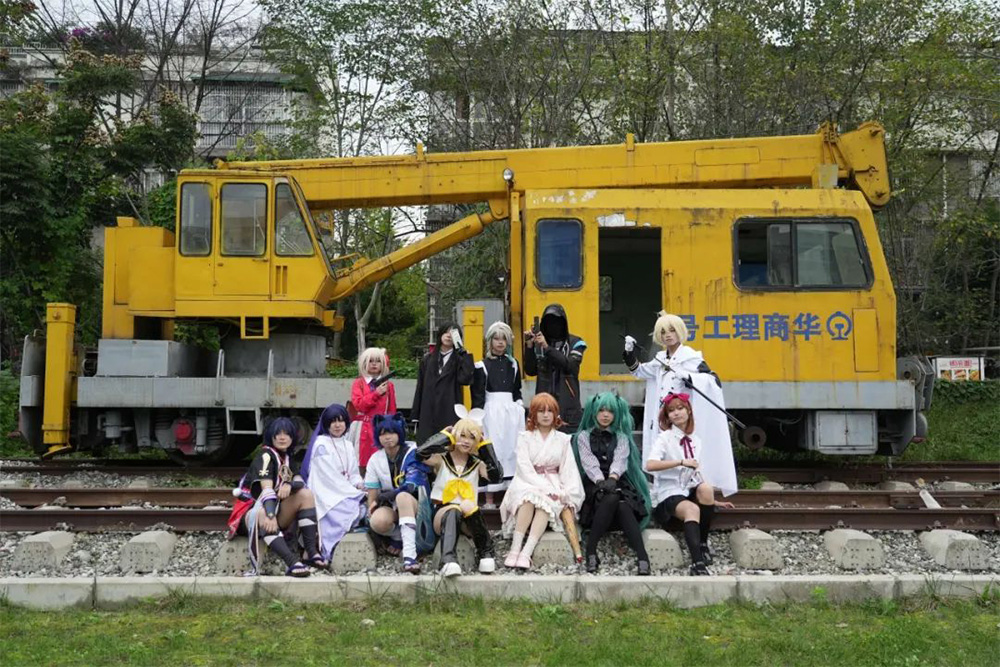 当动漫穿上汉服，别有一番风情——我校汉服社、动漫社、短视频协会联合外景拍摄
