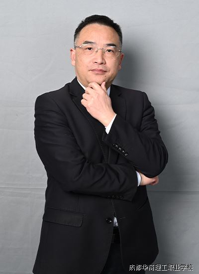 潘万伟.jpg