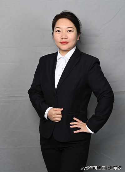阎娜.jpg