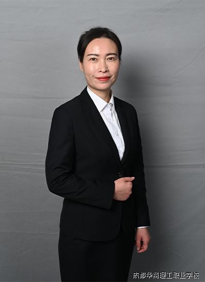 游芊芊.jpg
