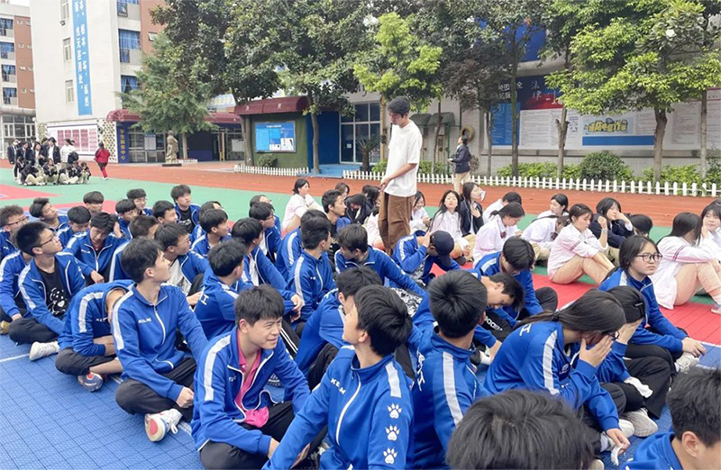 生命无彩排，防患于未“燃”！成都华商理工职业学校开展消防演练活动