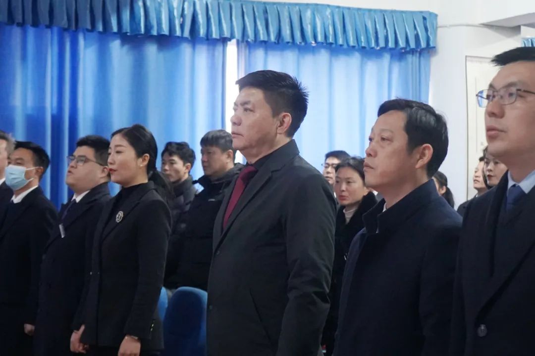 灵蛇启新岁，乙巳续华章——华商理工召开2024-2025学年第二学期全体教职工大会