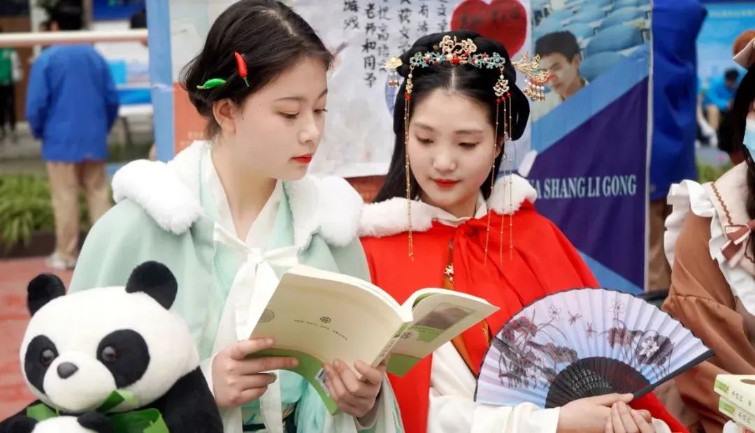 社团纳新进行时：开启校园多彩生活新篇章