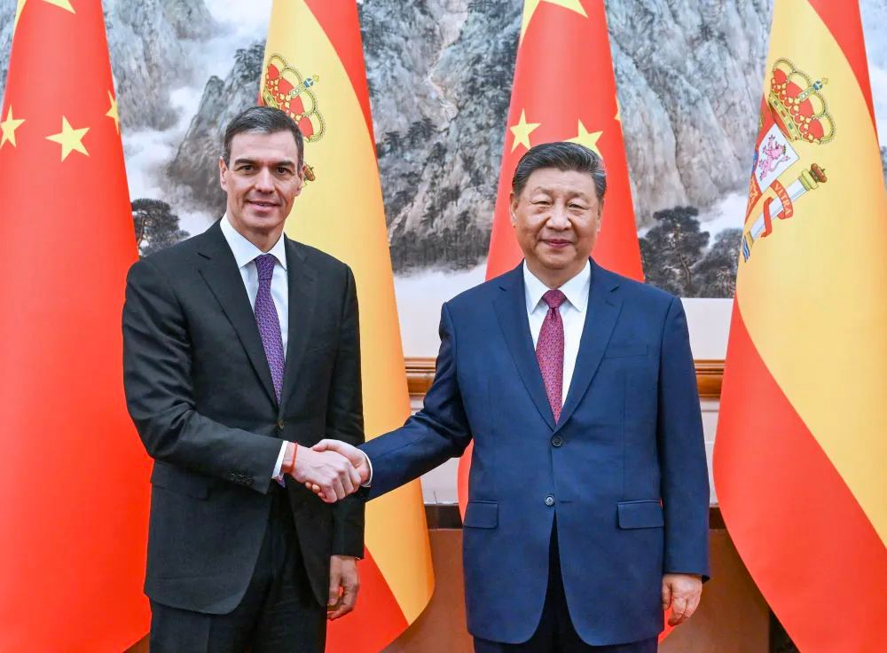 习近平会见西班牙首相桑切斯